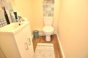 En-suite w/c- click for photo gallery